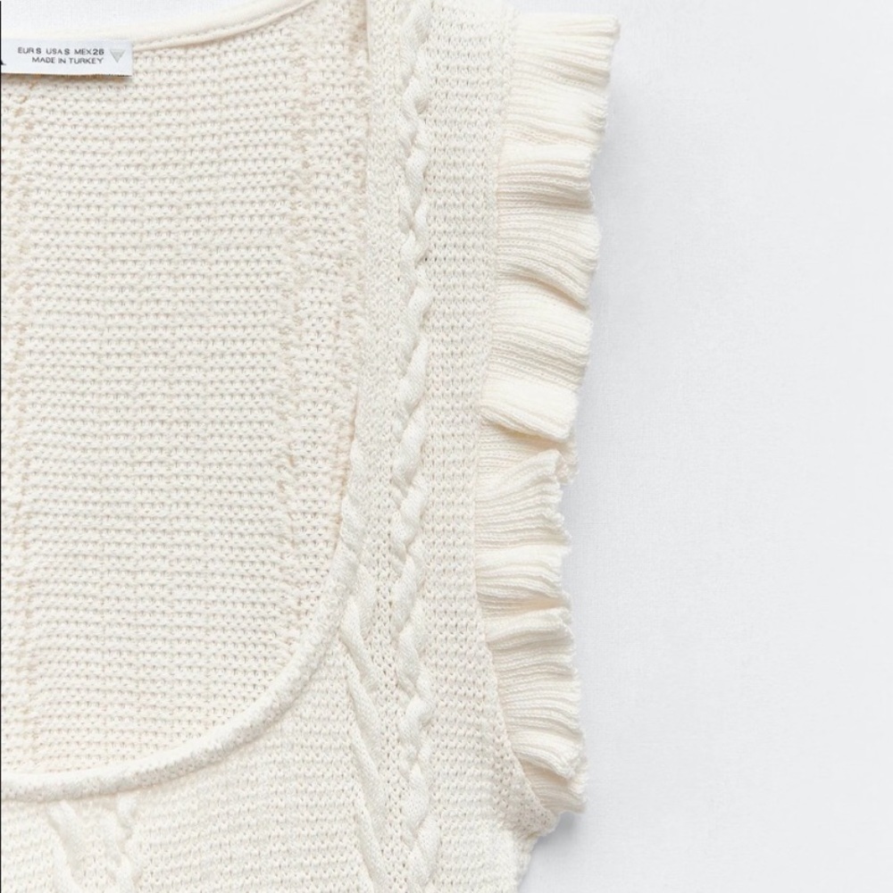 ZARA Ecru Cable Knit Ruffled Sleeves Top vest  size medium